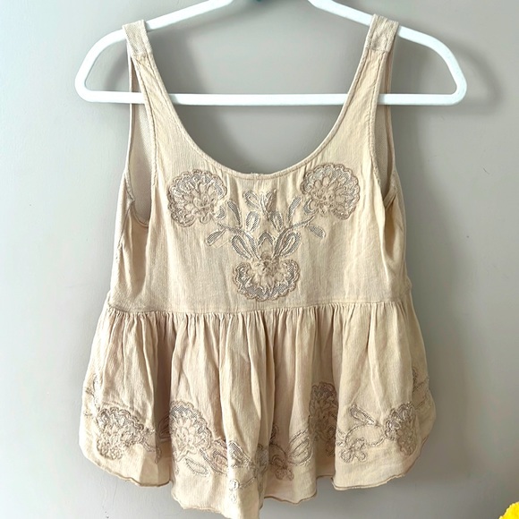 Abercrombie & Fitch Tops - Abercrombie & Fitch Beige Embroidered Tank Top